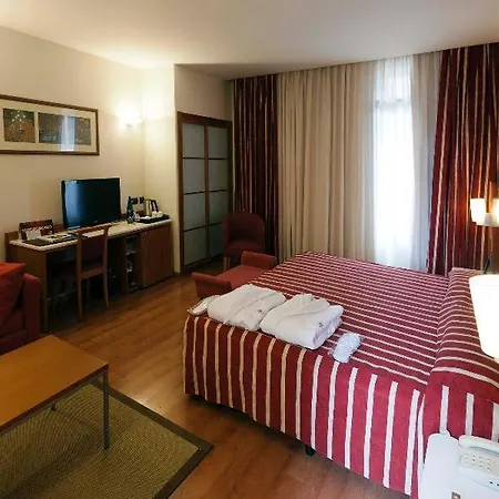Catalonia Plaza Mayor 4*