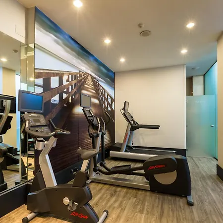 Catalonia Plaza Mayor Отель