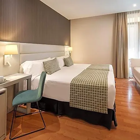 Hotel Catalonia Plaza Mayor 4*