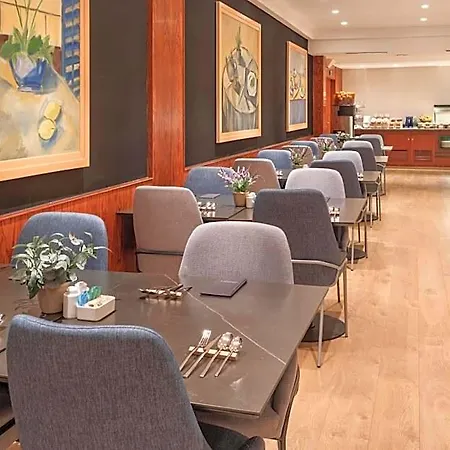 Catalonia Plaza Mayor 4*