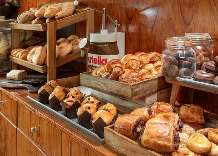 Отель Catalonia Plaza Mayor 4*