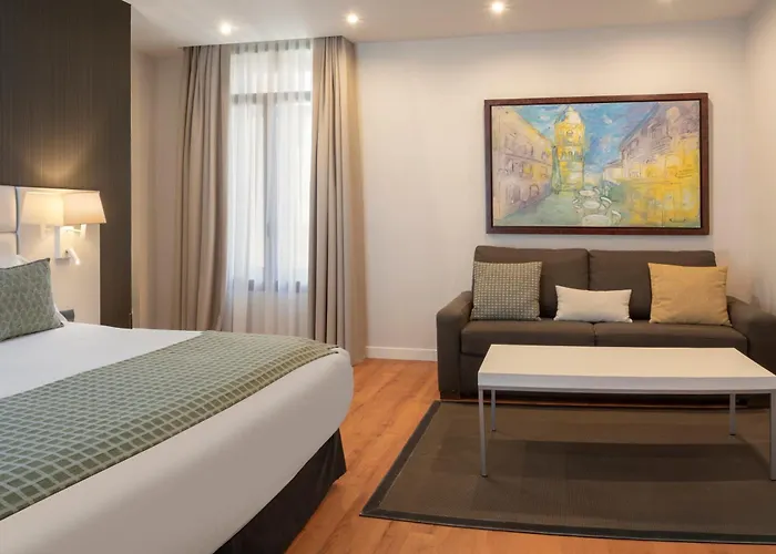 Отель Catalonia Plaza Mayor Саламанка