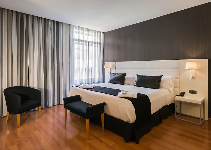 Catalonia Plaza Mayor Hotel 4*