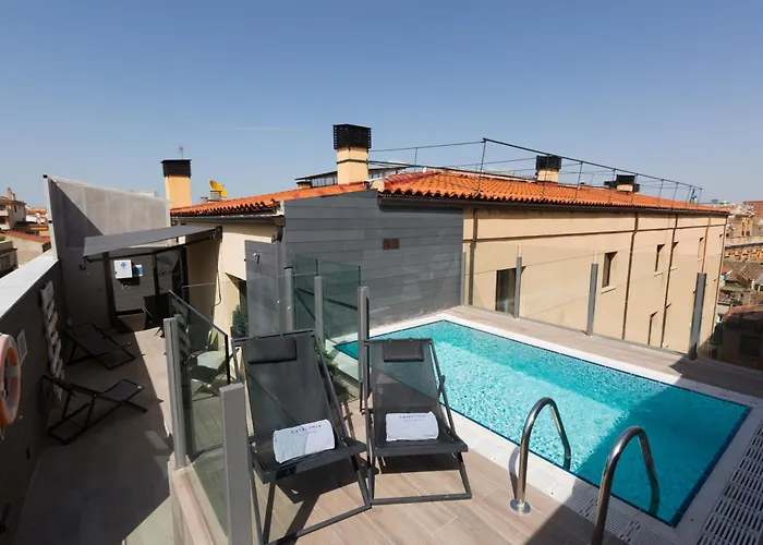 Catalonia Plaza Mayor Отель