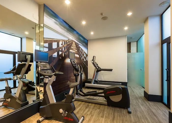 Catalonia Plaza Mayor Отель