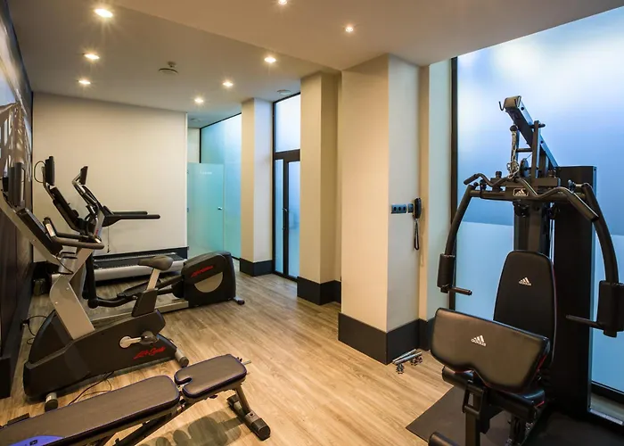 Catalonia Plaza Mayor Отель