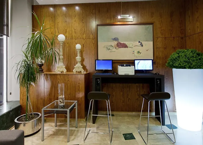 Отель Catalonia Plaza Mayor 4*